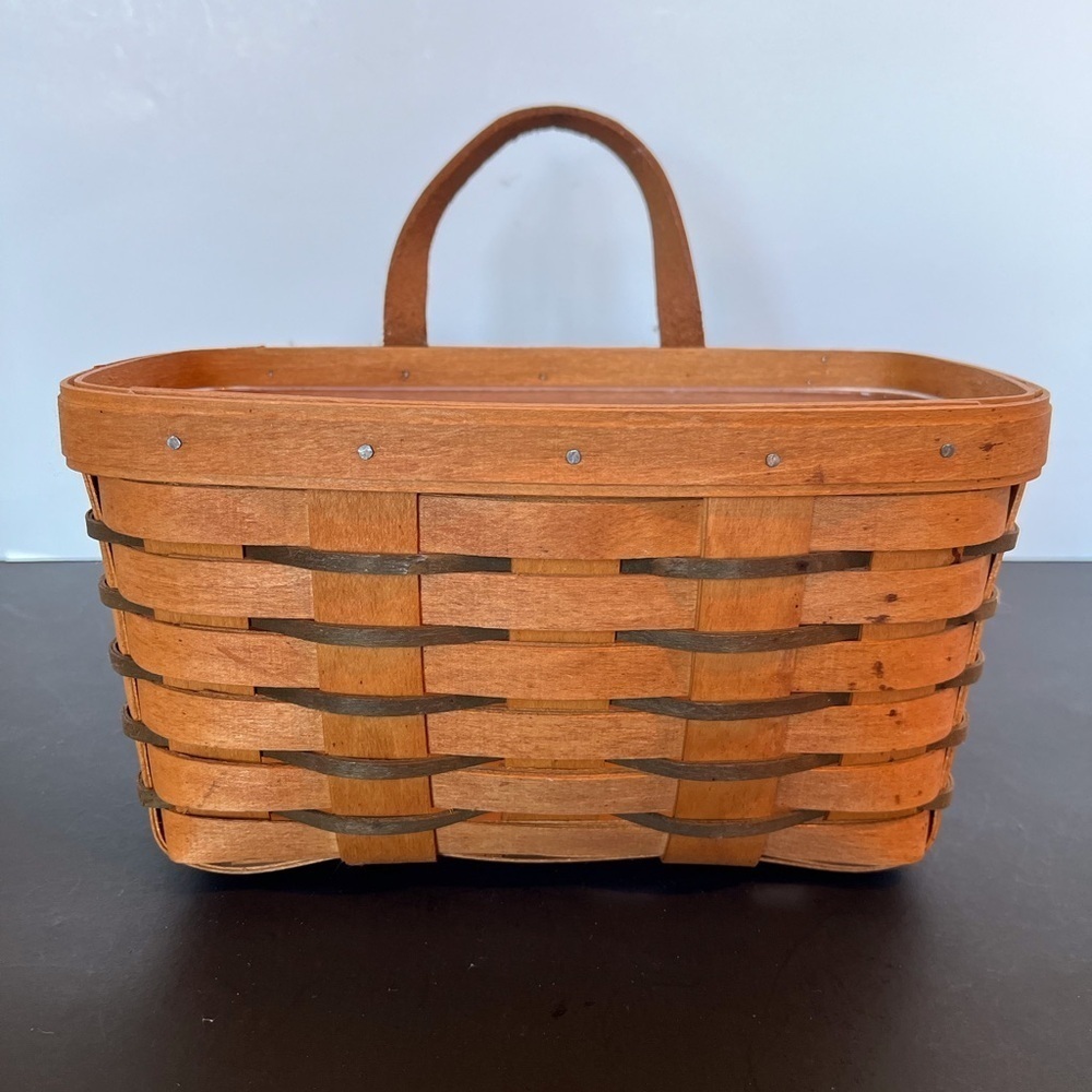 Longaberger Medium Key Basket with Heartland Green Accent Weaves